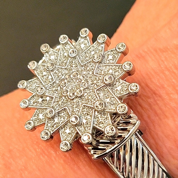 NEW Crystal Starburst Bangle-Bracelet Watch! Silver-tone, Clear Crystals - Picture 3 of 16